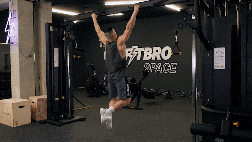 Come eseguire correttamente una trazione a presa larga?