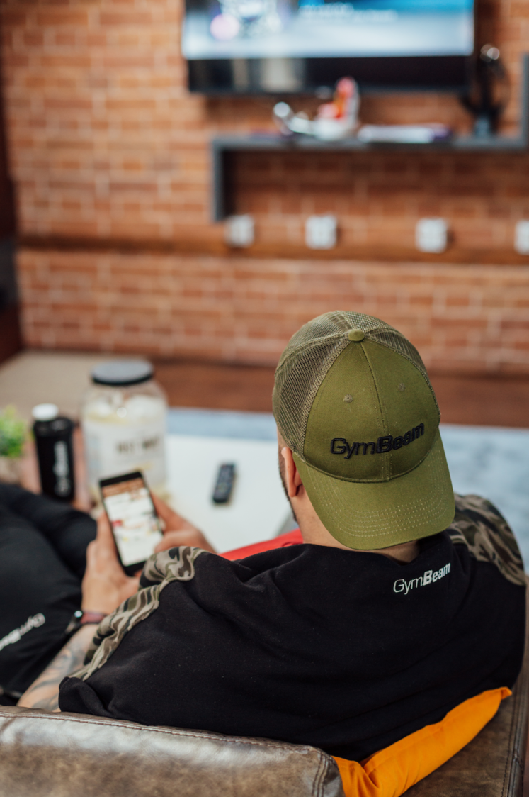 Perché lo scrolling infinito sui social network fa male?