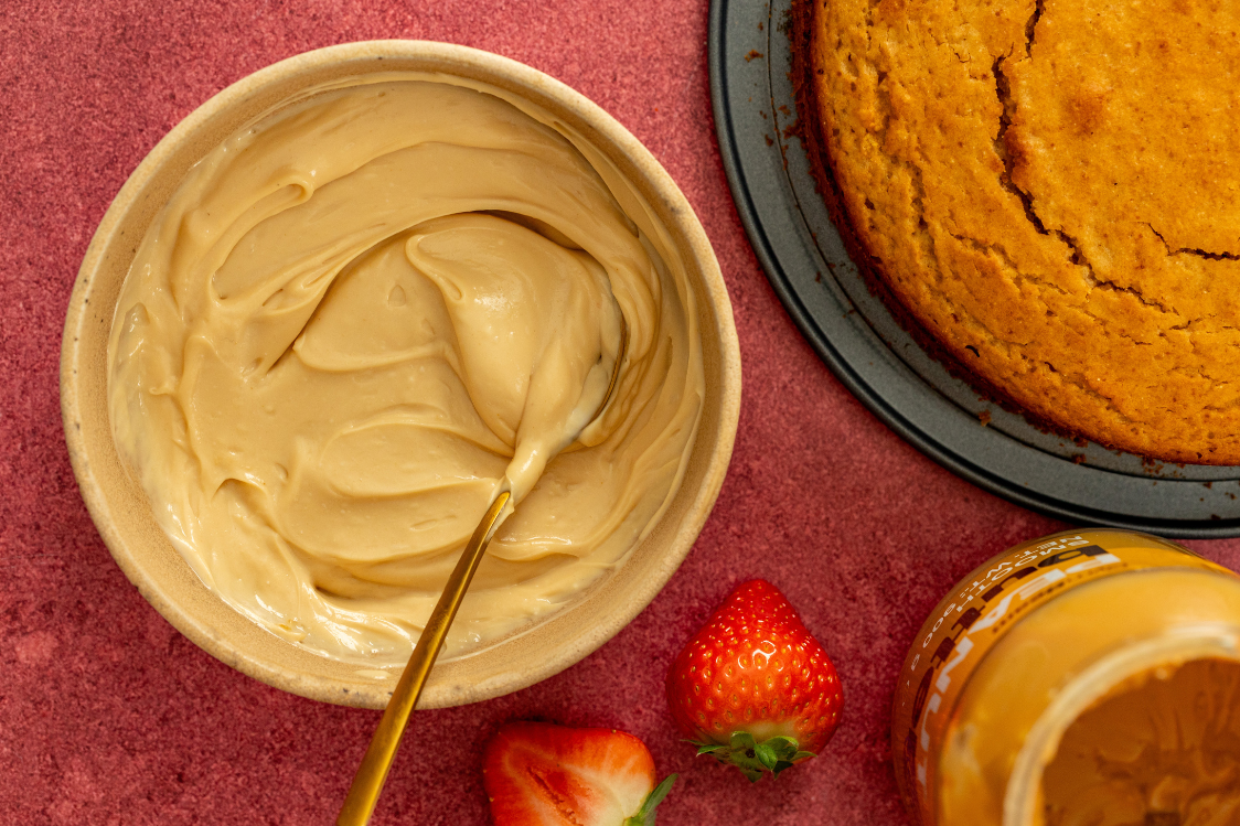 Torta al burro di arachidi e confettura - preparazione della crema Torta al burro di arachidi e confettura - preparazione della crema