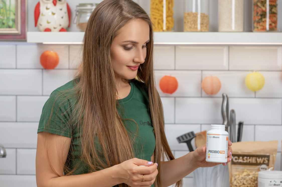 I probiotici contengono diversi ceppi di batteri benefici per la salute.