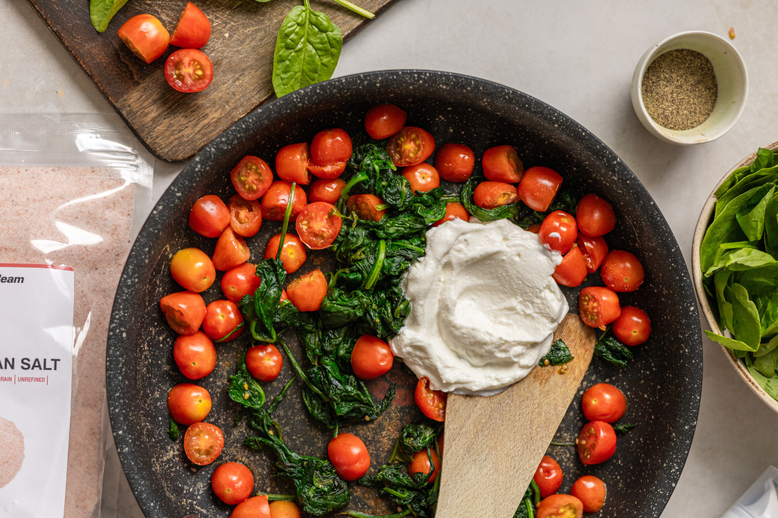 Krémové těstoviny s lososem - příprava omáčky Krémové těstoviny s lososem - příprava omáčky