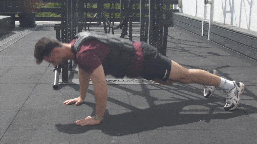 Push-up con giubbotto zavorrato