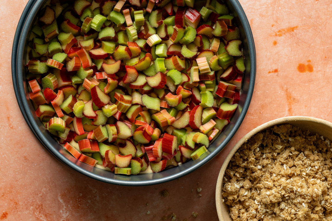 Torta sbriciolata al rabarbaro - Preparazione della copertura sbriciolata