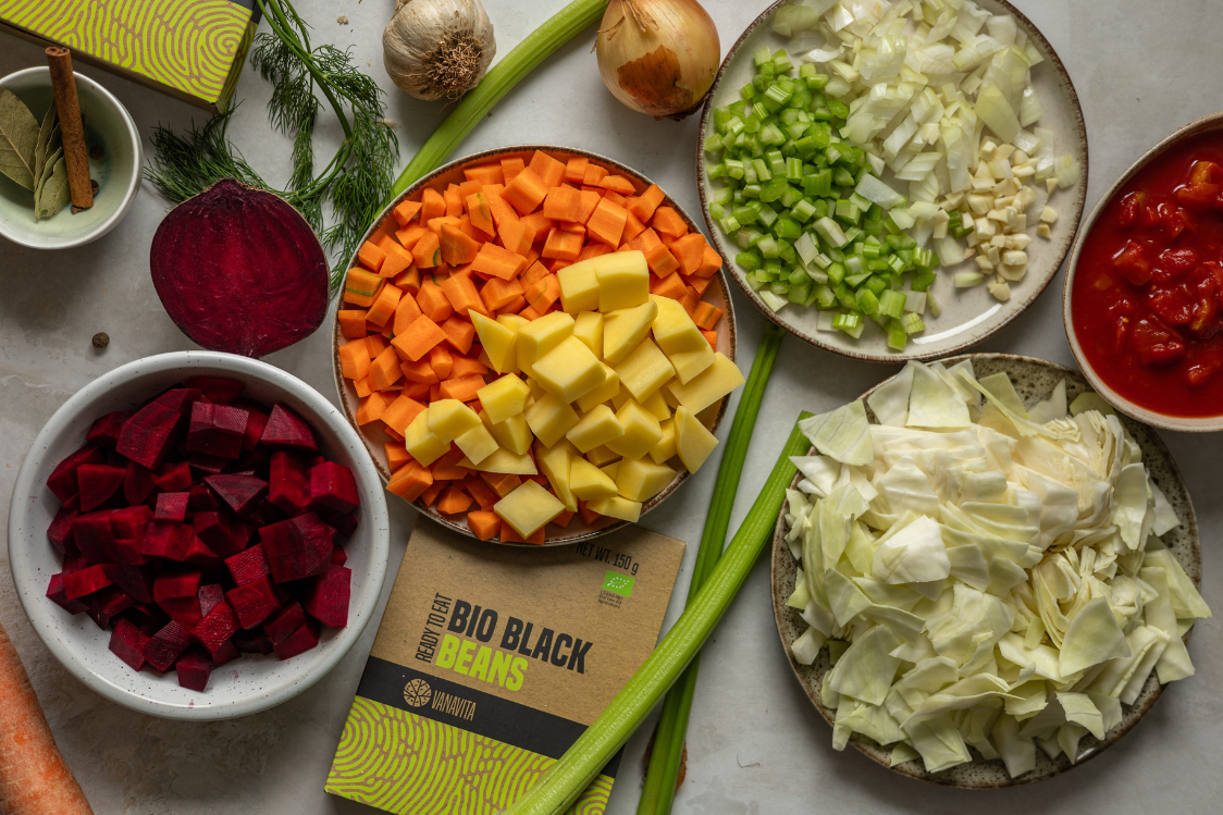 Vegetariánský boršč - příprava zeleniny