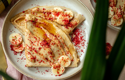 Ricetta fit: Crepes di farro con frutta in pezzi e burro di arachidi