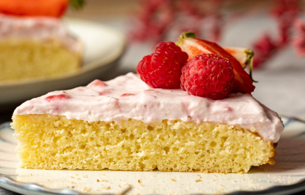 Ricetta fit: Torta morbida con crema alle fragole, con sole 91 kcal