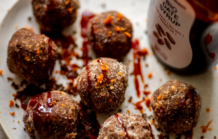 Ricetta fit: Palline di torta alle carote senza cottura