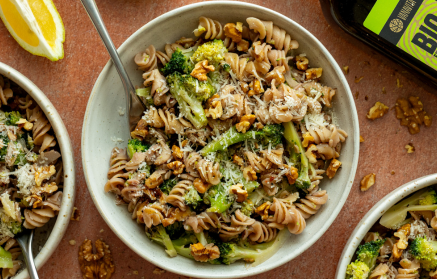 Ricetta fit: Pasta con broccoli, noci e Parmigiano
