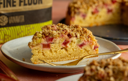 Ricetta fit: Crumble cake al rabarbaro