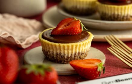 Ricetta FIT: Mini Cheesecake con Glassa al Cioccolato
