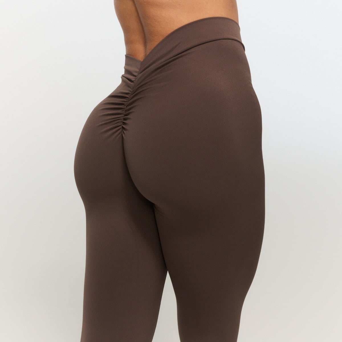 Leggings Fierce V-Back Mocha - GymBeam